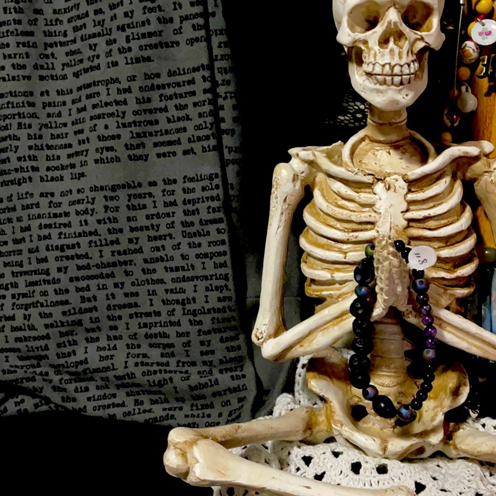 🖤💜💀Oil infusible stretch bracelet 8” 💀💜🖤